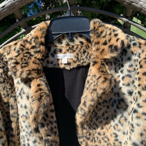 Beautiful & Fun Leopard Jacket - Picture 6 of 10